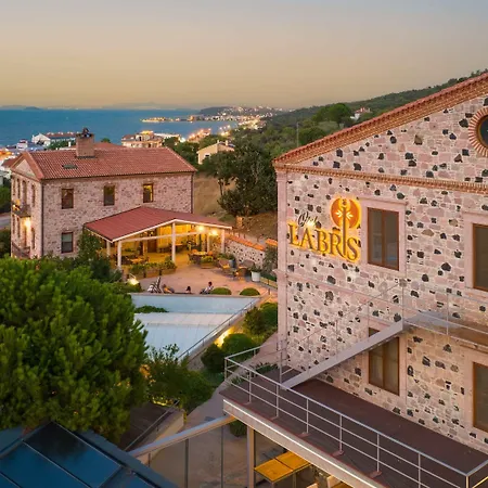 ホテル Cunda Labris 3*