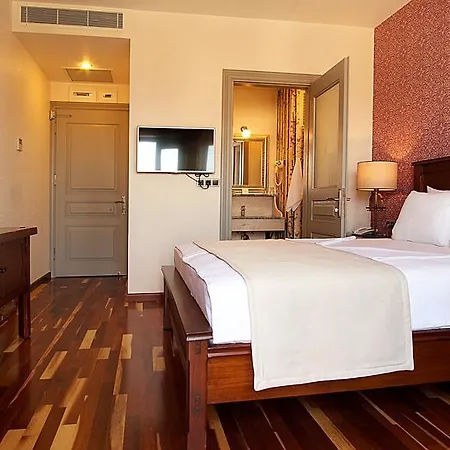 ホテル Cunda Labris 3*